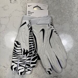 Nike Men’s Superbad Football Gloves Size XL New, With Tags
